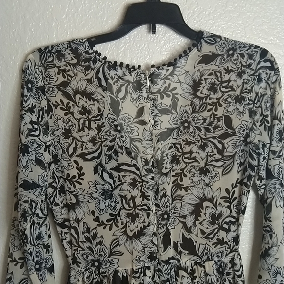 NWT for love and lemons gracie v neck maxi dress sz S - Picture 9 of 10